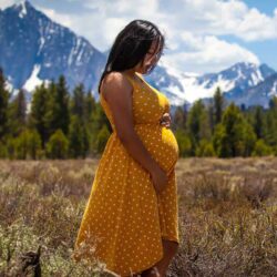 Pregnant woman enjoys scenic mountain view after moving to Colorado | CU Medicine OB-GYN East Denver (Rocky Mountain)